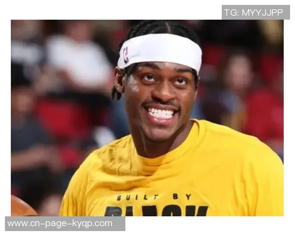 拉拉维亚称赞范德比尔特防守表现为球队奠定坚实基础