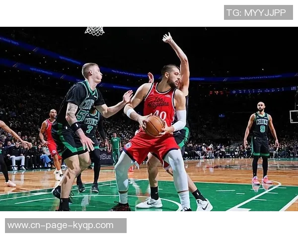 小卡面对祖巴茨防守困境展现个人能力成功打成2加1 小卡面对祖巴茨防守困境展现个人能力成功打成2加1